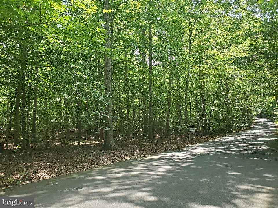 1st image of Lake Shore Ln