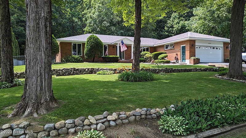 3rd image of 29 Edgewood Drive