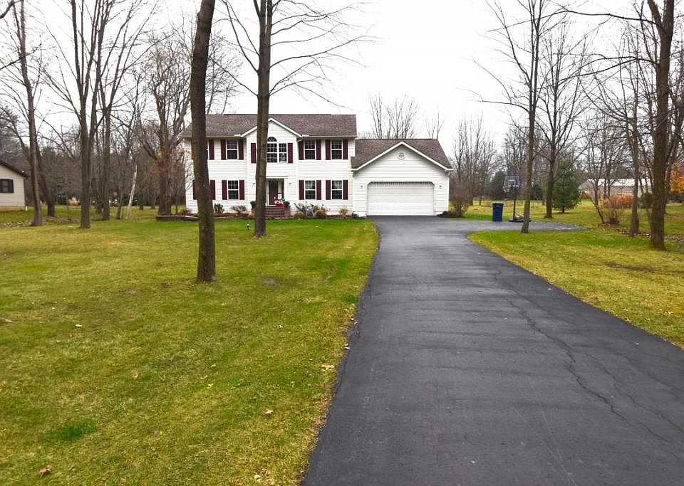 1st image of 93 Chateaugay Dr