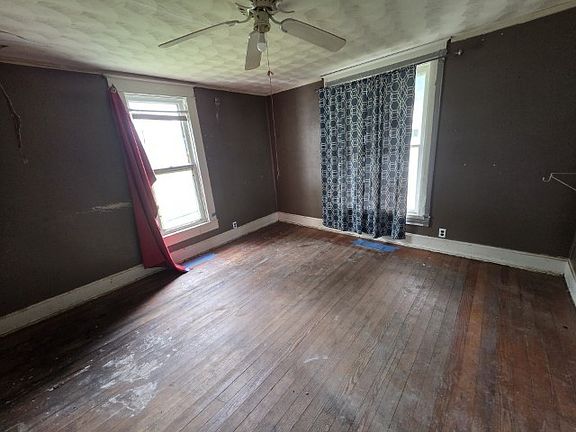 2nd image of 214-216 N 7th St