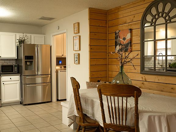 4th image of 4017 W Tracy Street