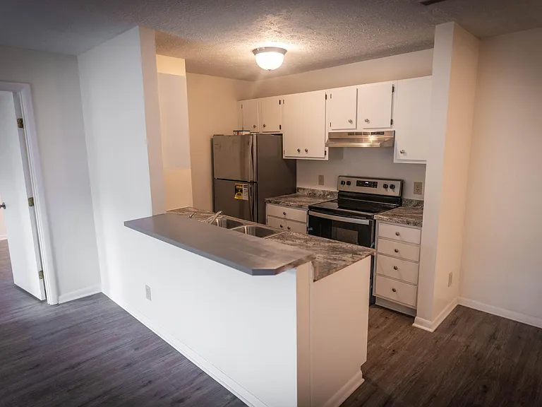 48 Woodland Hills Dr #8 — Photo 1