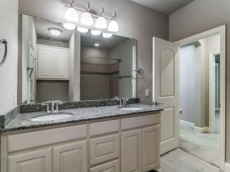 809 Milton Way — Photo 10