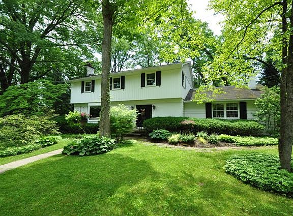 3rd image of 3550 Timberlane Dr