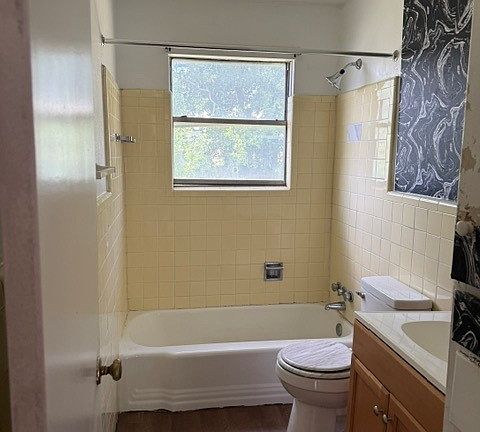 4th image of 3200 June St