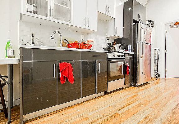 2nd image of 1088 Bedford Ave APT 4
