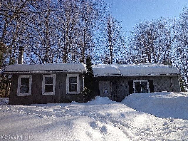 1st image of 1724 E Hess Lake Dr