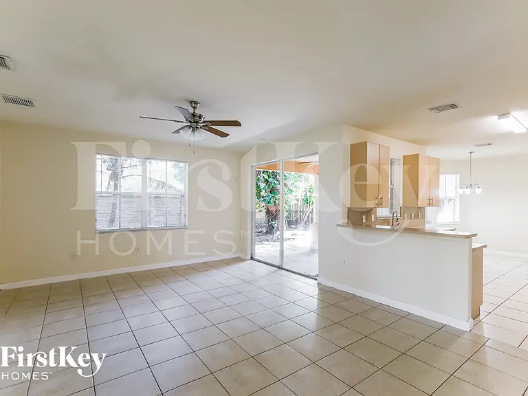 11912 SW 126th Ln — Photo 2