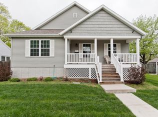 1014 10th St NW, Cedar Rapids, IA 52405