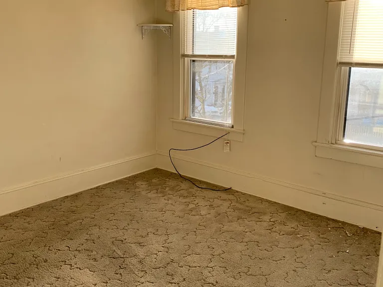 302B N Montgomery St — Photo 2