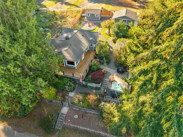 18481 1st Avenue NE, Suquamish, WA 98392