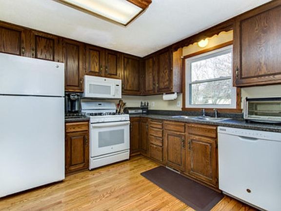 2nd image of 2439 Standridge Ave