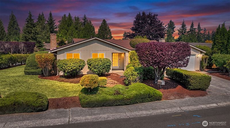 3rd image of 14656 SE Fairwood Boulevard