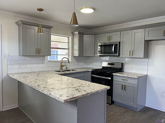 3rd image of 212 Saint Phillip St