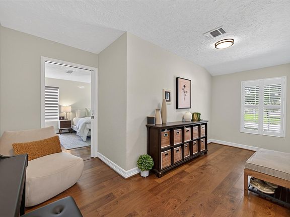 5th image of 7615 Azalea St