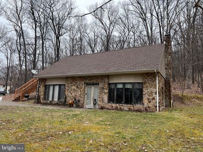 734 Log Cabin Ln, Berkeley Springs, WV, 25411