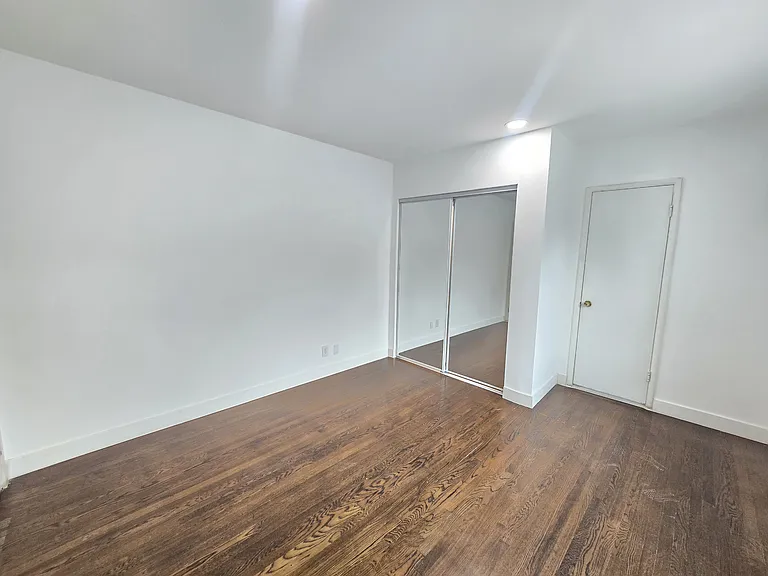 8154 Potter Ave — Photo 15