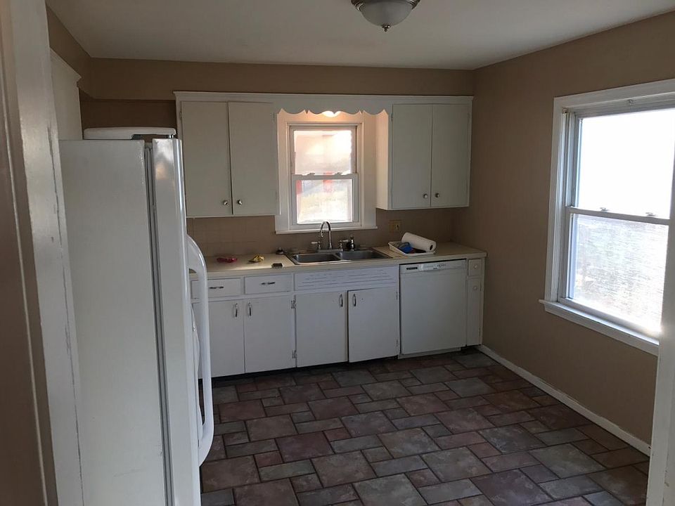 1st image of 14 Victor Ave