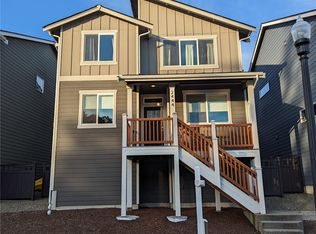 2444 Seringa Ave, Bremerton, WA 98310