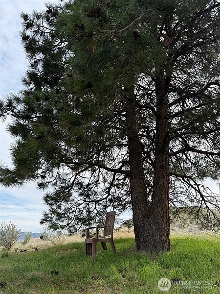 4th image of 2830 Antoine Creek Road