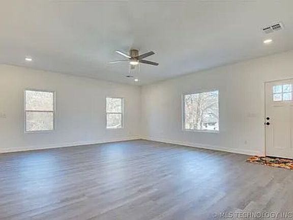 4th image of 3608 S 31st West Ave