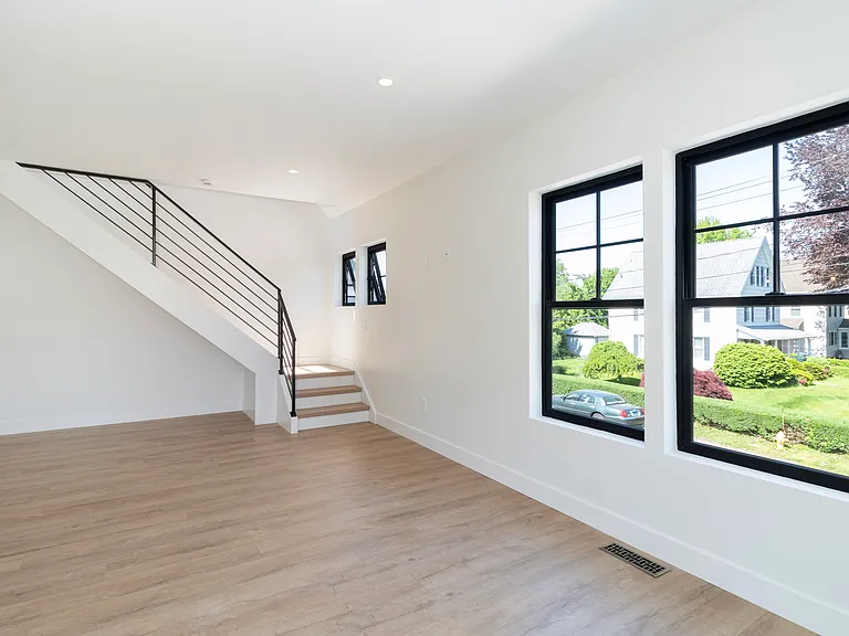 650 Main St #3 — Photo 25