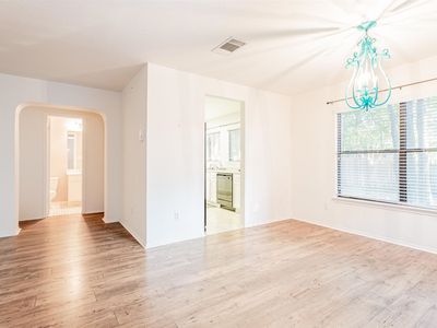 1900 Quivira Rd, Austin, TX, 78745
