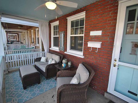 3rd image of 2923 Grayland Ave