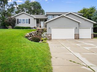 125 Saratoga Cir, Oregon, WI 53575