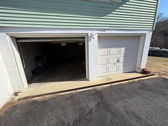5th image of 130 Lansworth Dr