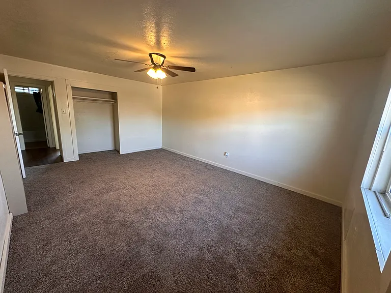 501 W Ross Ave — Photo 11
