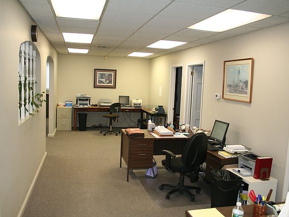 4th image of 109-111 Walnut St