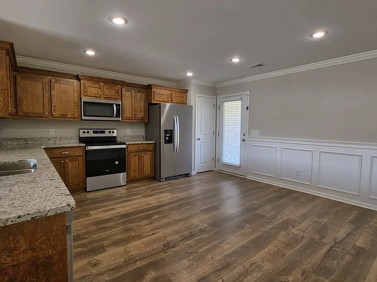 588 Brushwood Dr — Photo 4