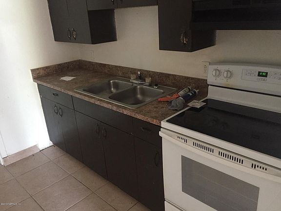5th image of 1850 Newbolt Ct