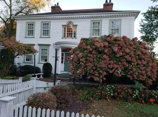 25 Woodbridge St FLOOR 2, South Hadley, MA 01075