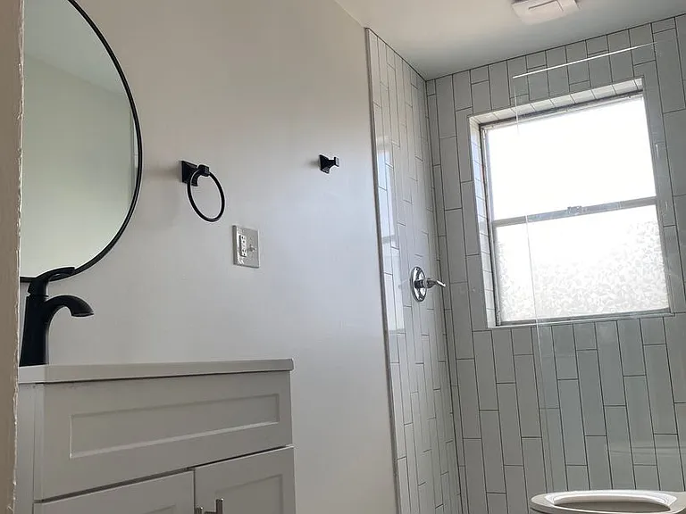 8th Street Apartments — Photo 9
