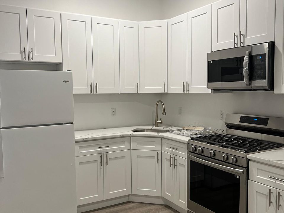 1st image of 286 Terrace Ave Floor 1