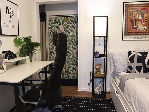 3rd image of 3849 Oak Ave #2