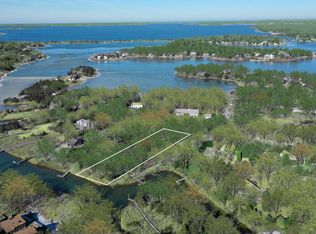 7 Morris Cove Ln, Sag Harbor, NY 11963