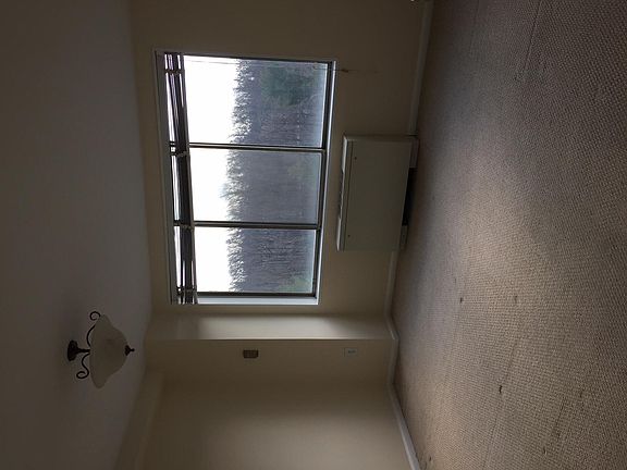 5th image of 10201 Grosvenor Pl #11