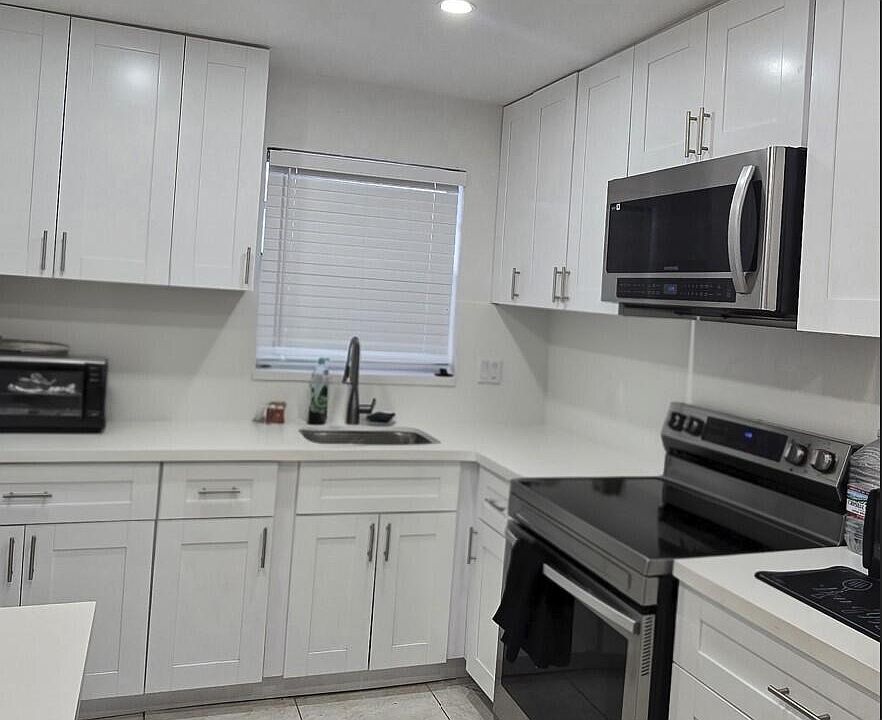 1st image of 603 S State Road 7 #1E