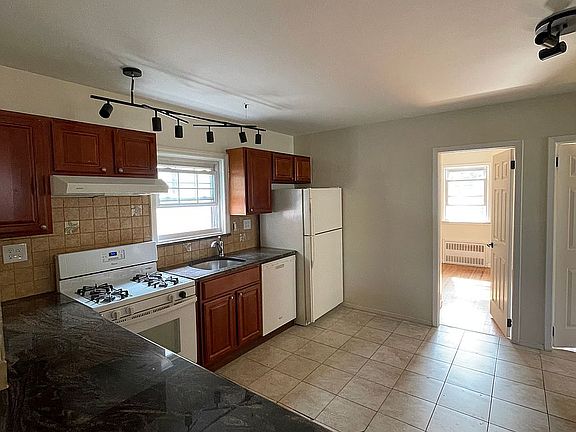 2nd image of 13-18 130th St #2