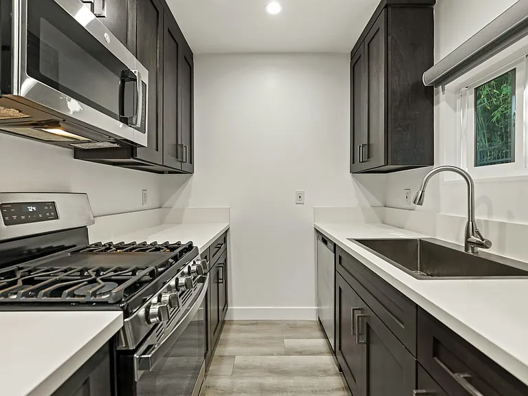 410 Lucas Ave #C — Photo 3
