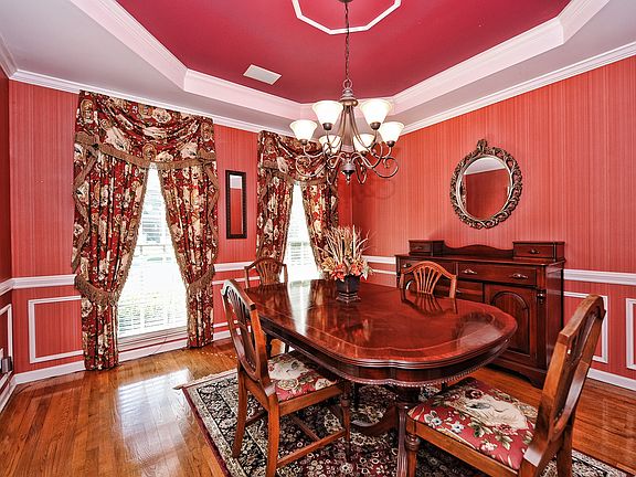 4th image of 7937 Ravenwood Ln
