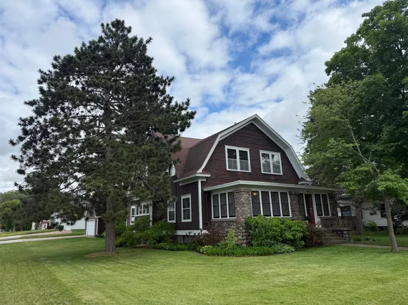 401 3rd St SE, Little Falls, MN 56345