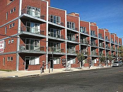 1st image of 211 27th Ave #3R