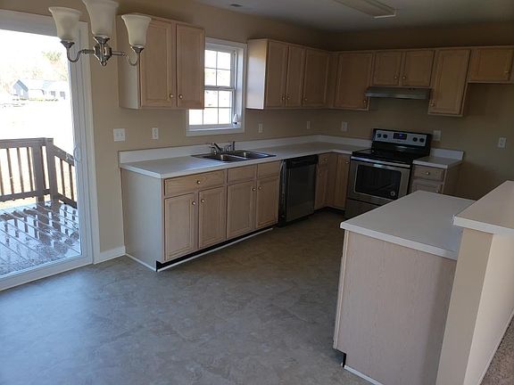 5th image of 5450 W Creek Rd