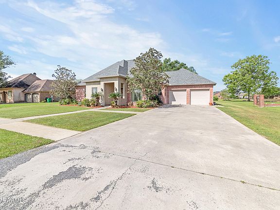 3rd image of 9661 Belle Place Cir