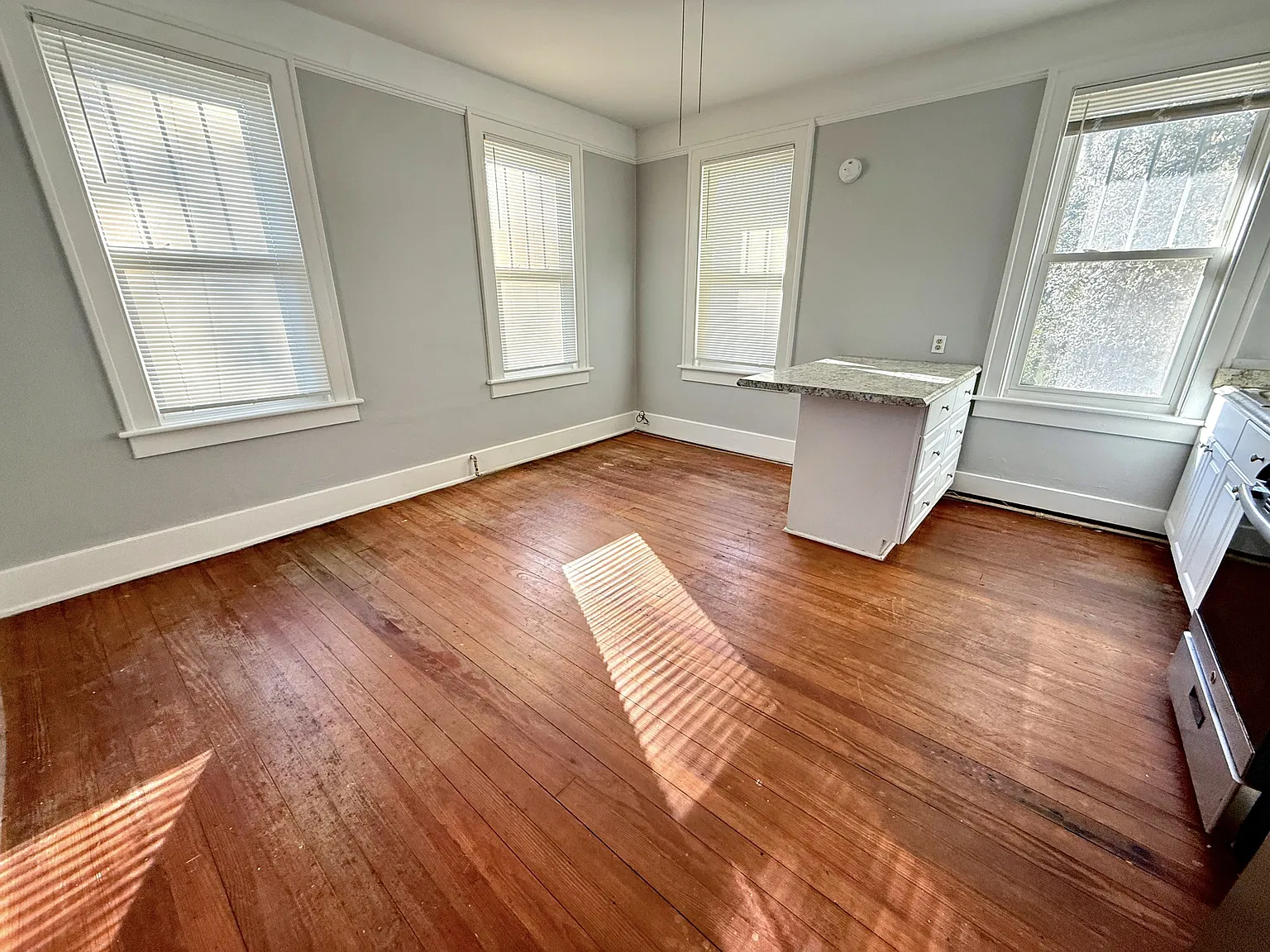 1 bed, $1,200 — Photo 4