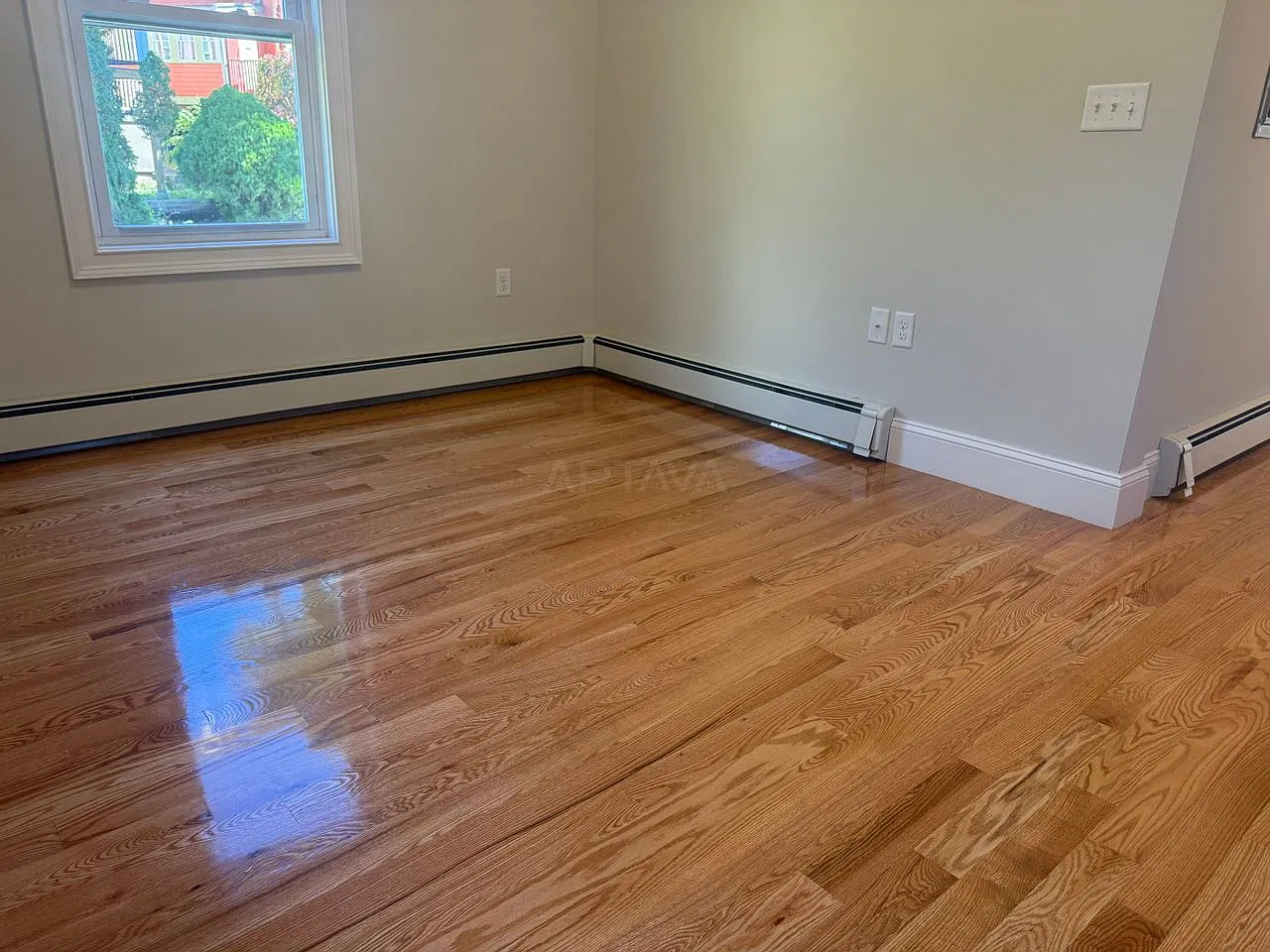 2 bed, 1000 sqft, $3,400 — Photo 3